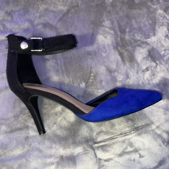 Mossimo size 71/2 Royal blue and black 3” pumps. Ankle strap and zippered heel. - Picture 9 of 10